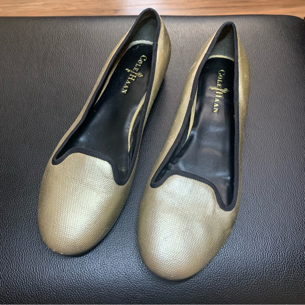 Cole Haan black and gold round toe flats size 8.5